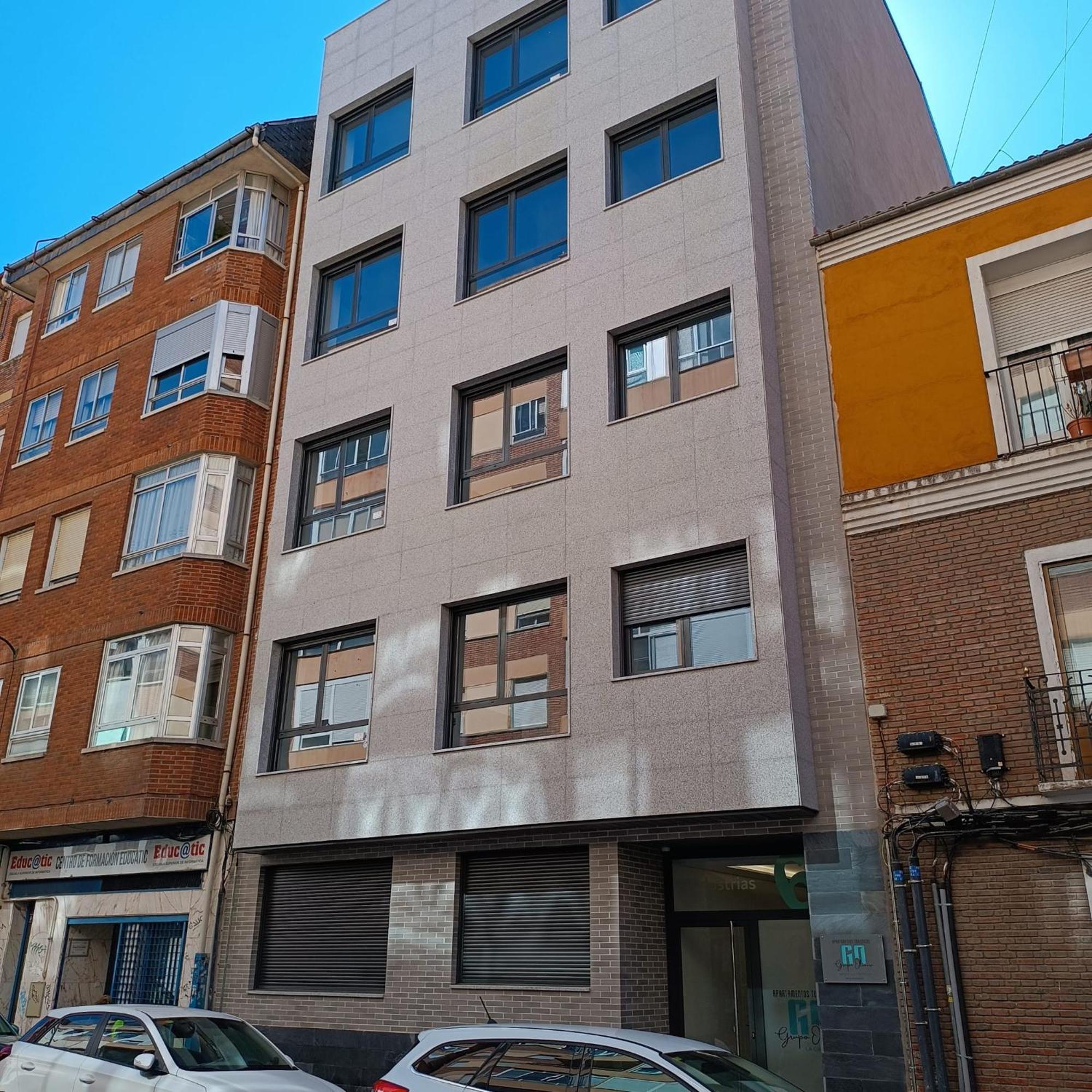 Apartamentos Go La Circular-Parking Gratuito Valladolid Kültér fotó